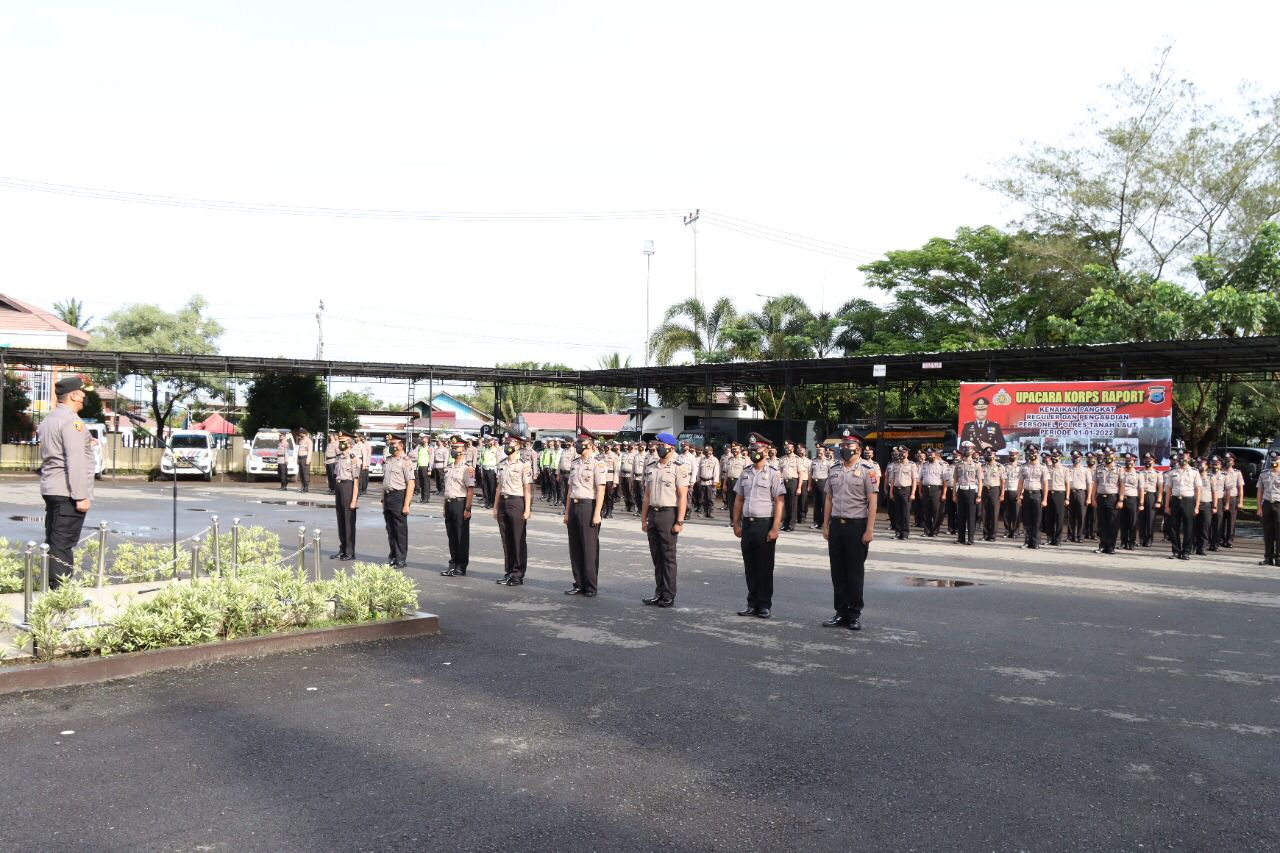 Polres Tanah Laut Gelar Upacara Korps Raport Kenaikan Pangkat Reguler