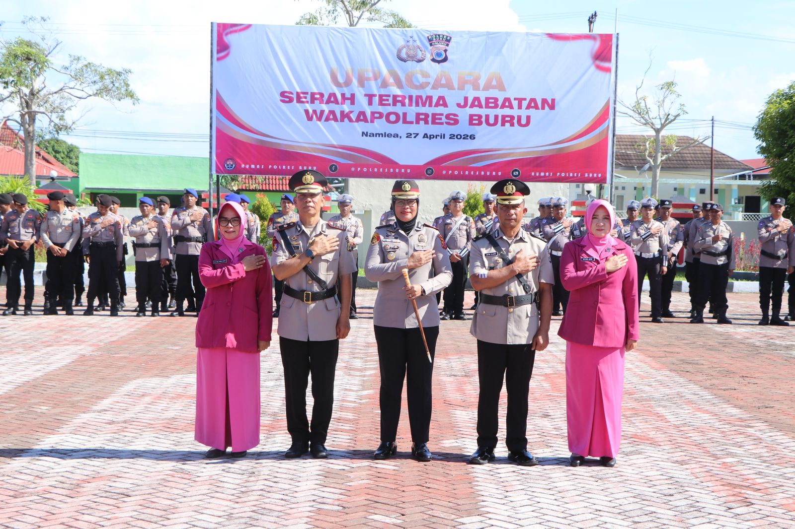 Upacara Serah Terima Jabatan Wakapolres Buru, Kompol Akmil Djapa Digantikan Kompol Jufri Jawa