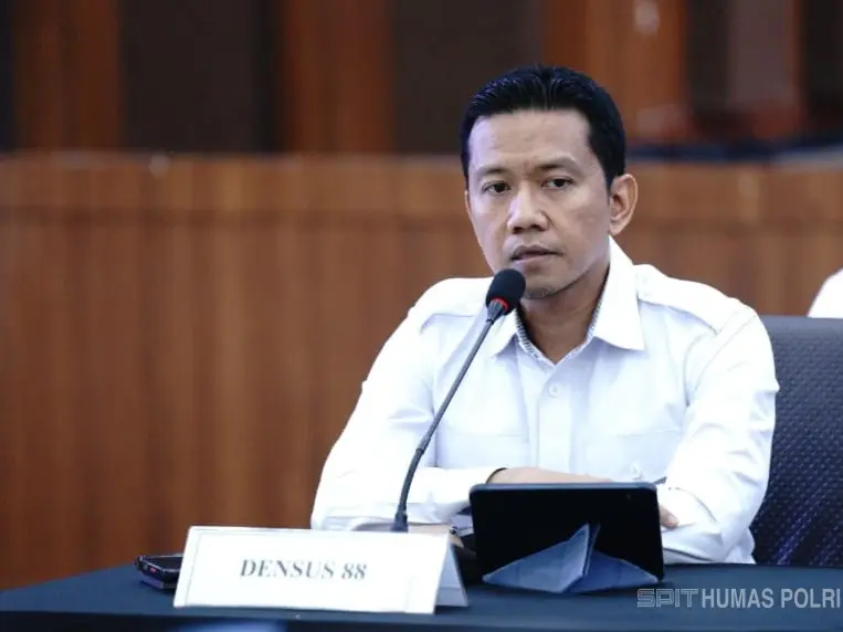 Densus 88 Tangkap 8 Terduga Teroris Jaringan JAD di Sulawesi Tengah