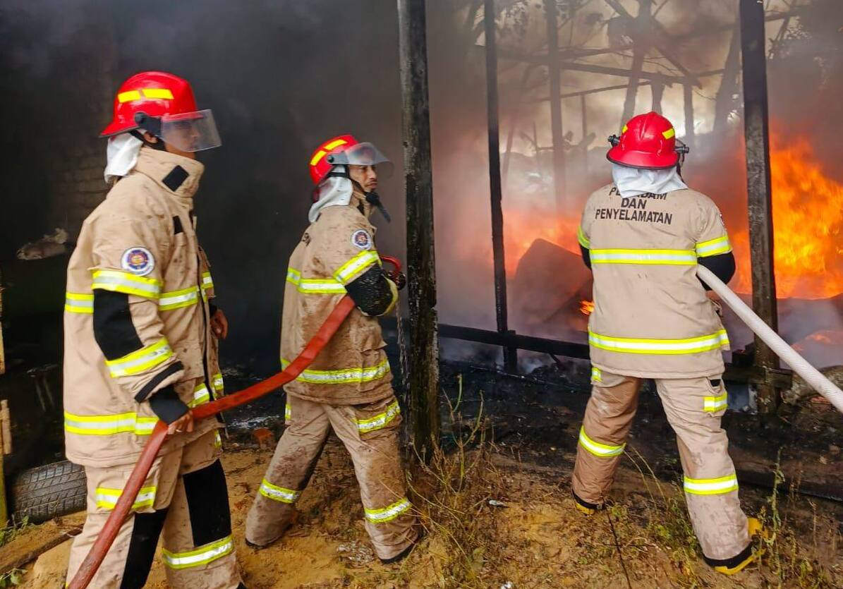 Gudang Kardus dan Plastik di Nunukan Hangus Terbakar, Satu Rumah Warga Terdampak