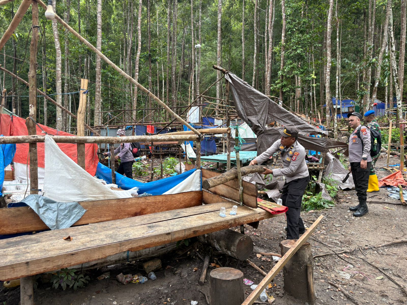 Penertiban dan Pengosongan PETI di Waramsihat Berhasil Bongkar Ratusan Tenda
