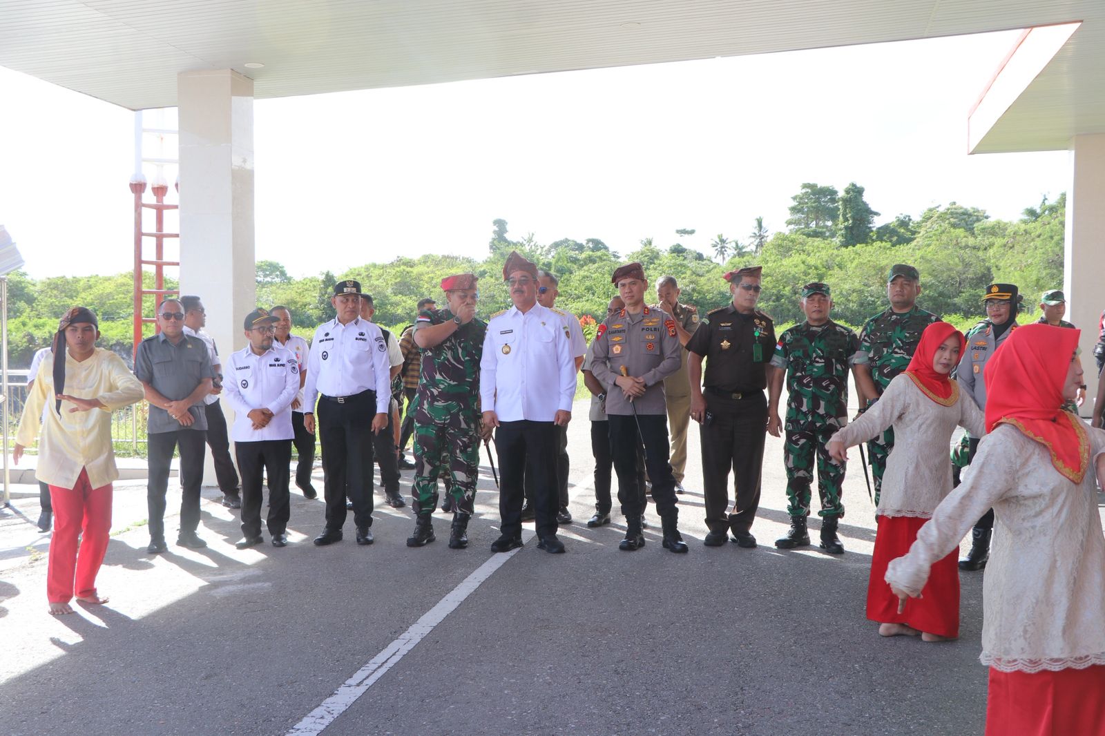Pangdam, Kapolda Serta Danrem Dampingi Gubernur Maluku Tinjau Tambang Emas Gunung Botak