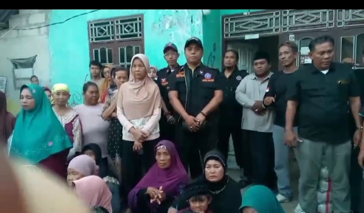 BPPKB Banten DPAC Sukatani Santuni 50 Anak Yatim dan Dhuafa di Kampung Srengseng