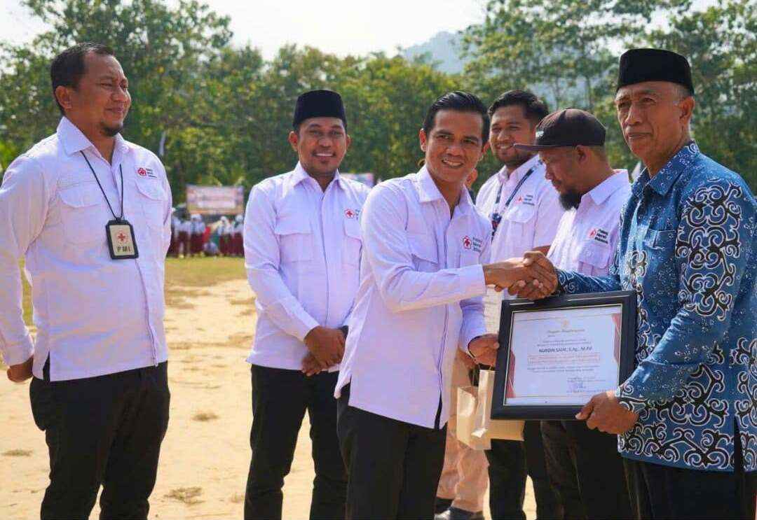 Bupati Irwan Sabri Pimpin Upacara HUT ke-81 PMI dan Buka Kembara PMR Perbatasan