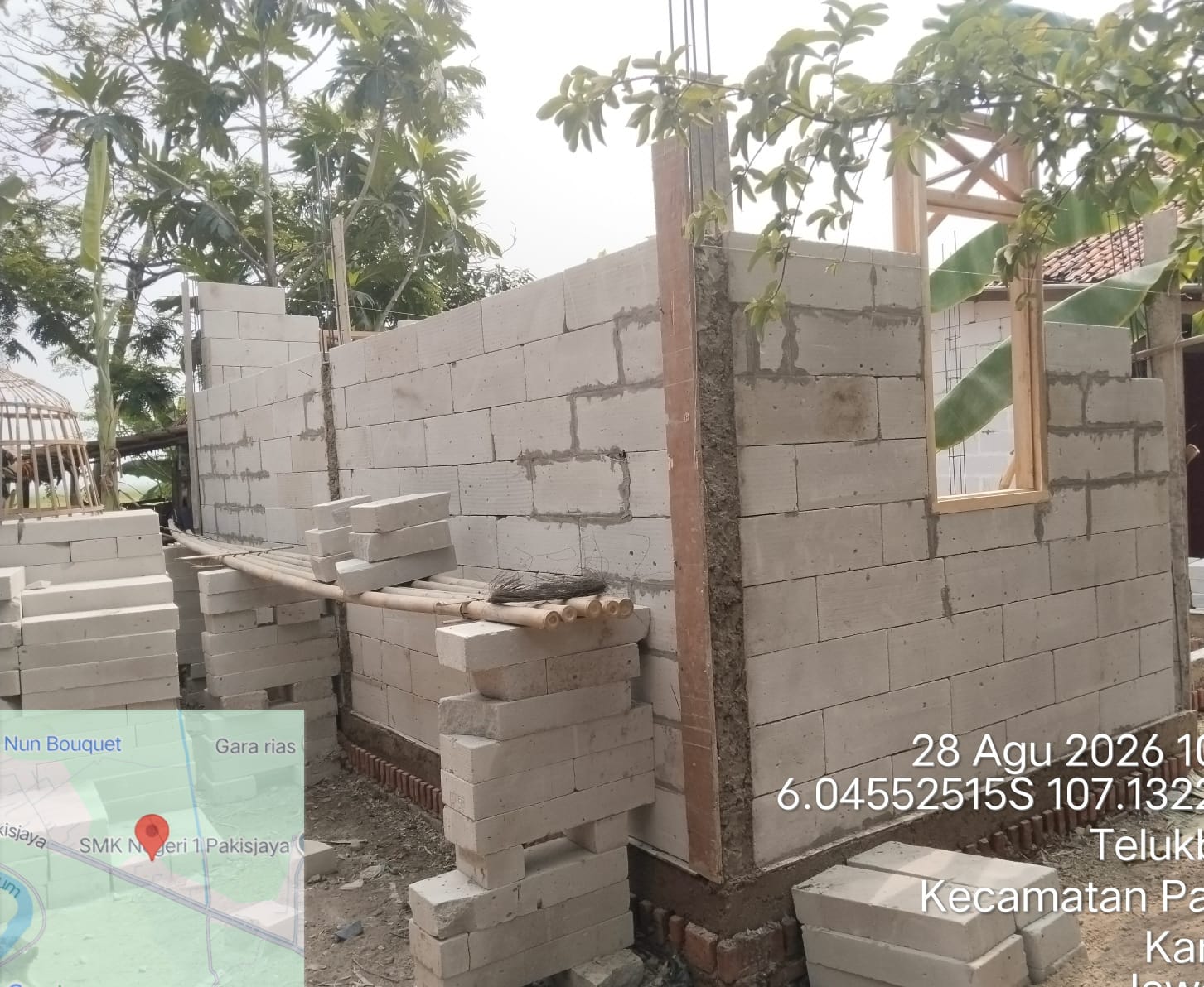 Proyek Rutilahu di Dusun Kendal Karawang Disorot, Warga Duga Material Tak Sesuai RAB